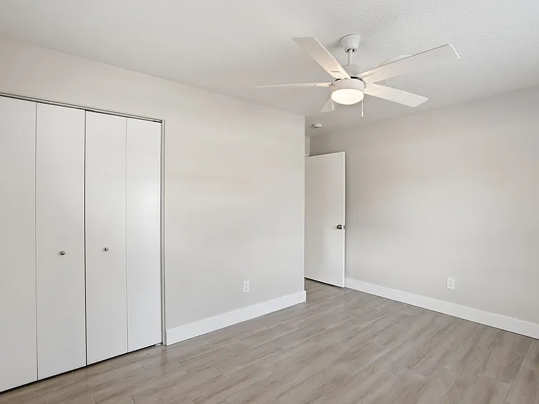 3817 Bainbridge Ave — Photo 16