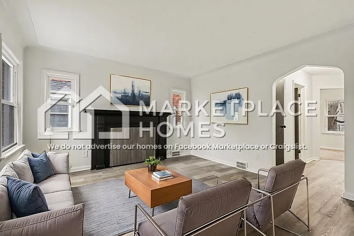 11235 Roxbury St — Photo 2