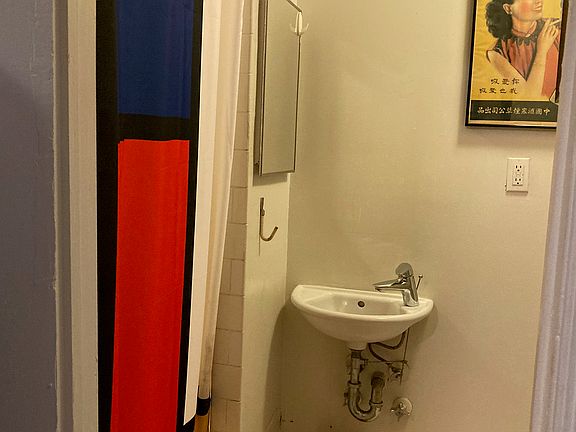 5th image of 300 8th Ave APT 2K