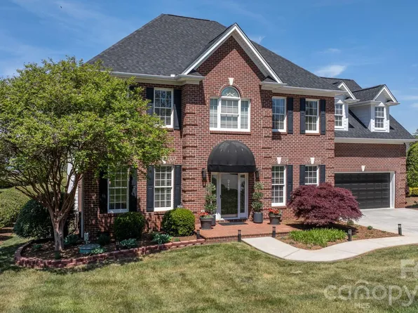 215 Iswa Dr, Taylorsville, NC 28681