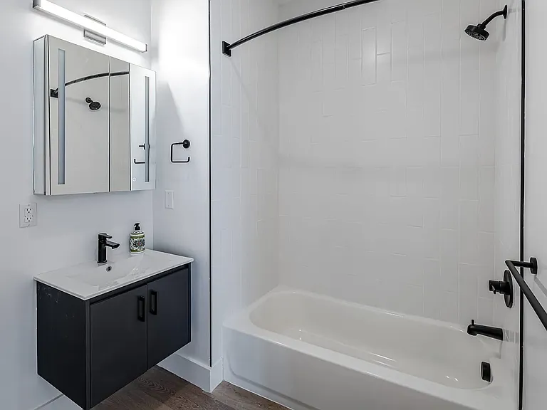 39-40 Madison St #6C — Photo 4