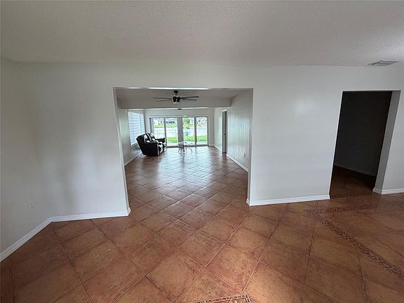 3rd image of 1130-1130 NW 83rd Way