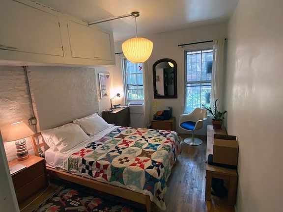 3rd image of 110 Suffolk St APT 2B