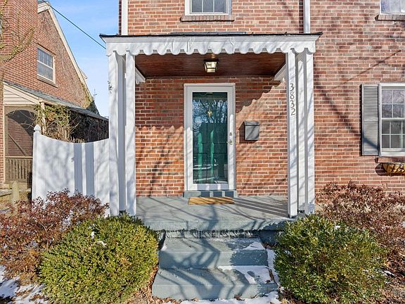 4th image of 3832 Petoskey Ave