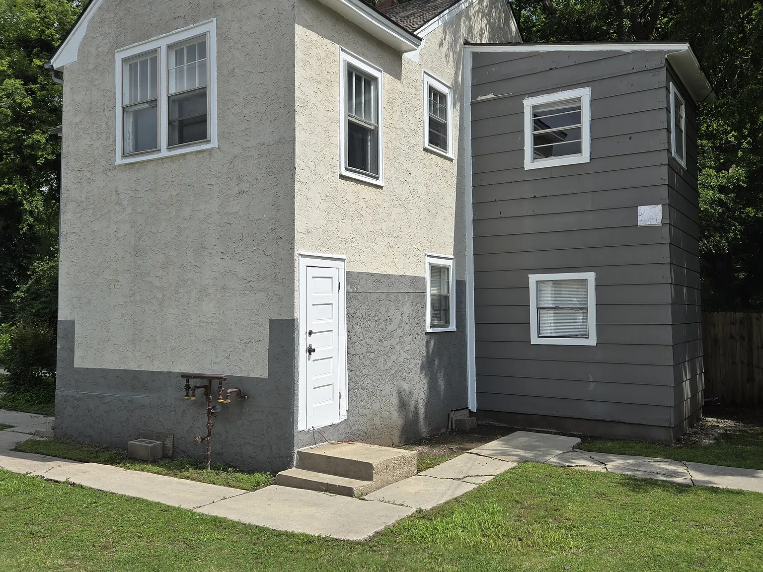 1 bed, 642 sqft, $850 — Photo 2