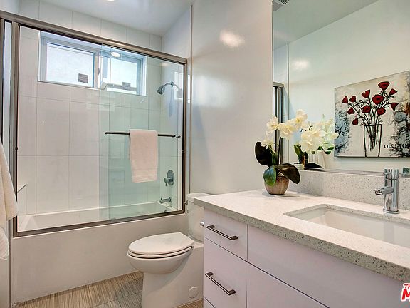4th image of 10815 Missouri Ave #201