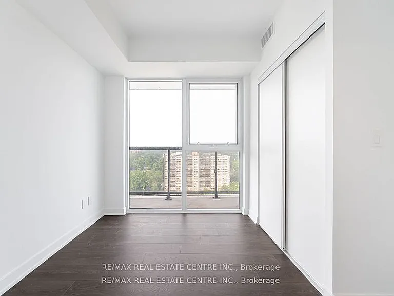 370 Martha St #1703 — Photo 26