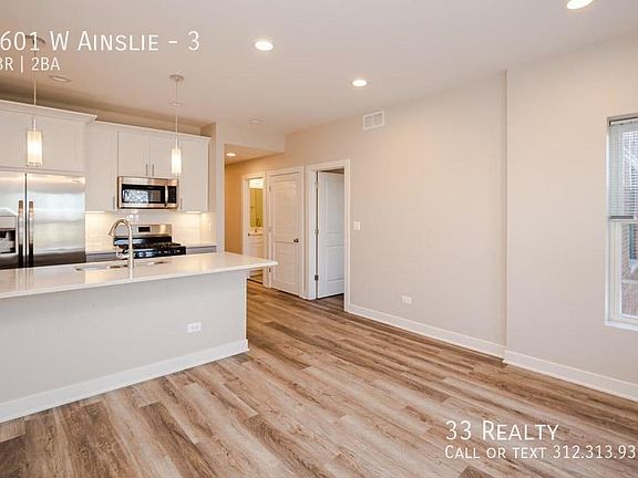 3rd image of 3601 W Ainslie St #3
