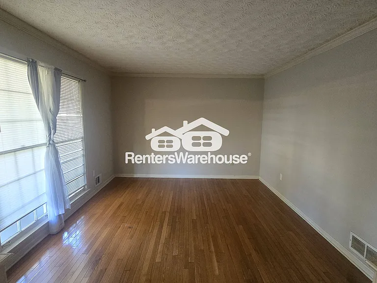 891 Providence Dr — Photo 21