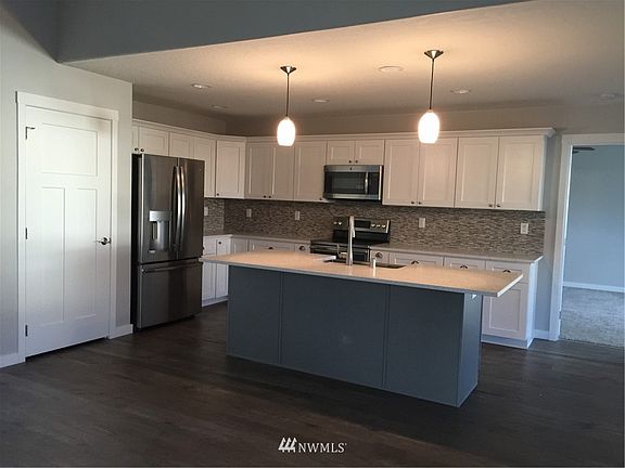 2nd image of 427 Boylson Drive SE