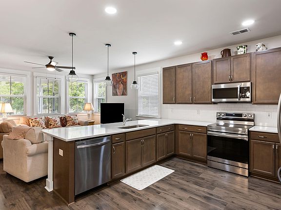 4th image of 7789 Park Gate Dr