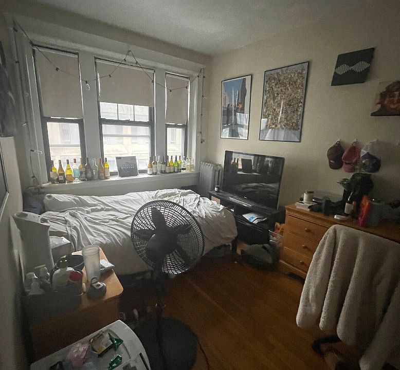 2nd image of 218 Hemenway St #9