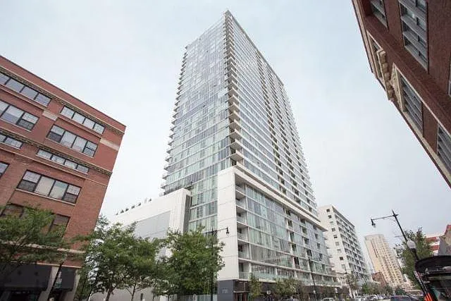 1720 S Michigan Ave APT 2203 photo 1