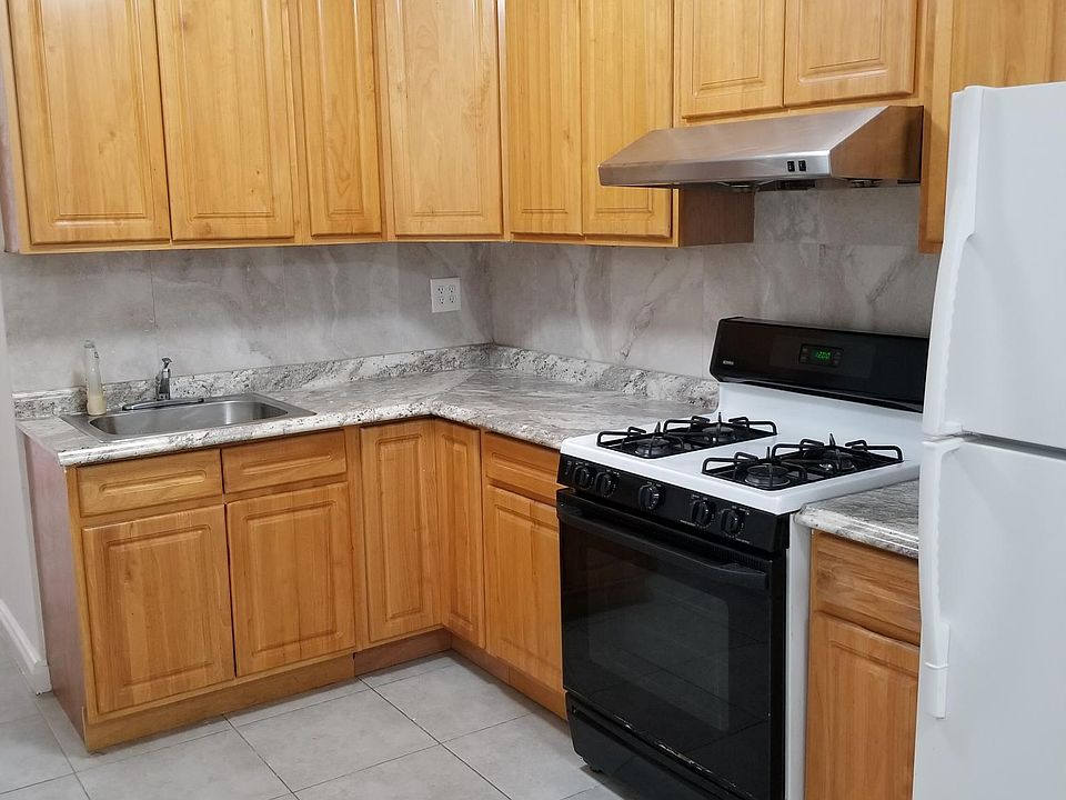 1st image of 1912 E 51st St #1