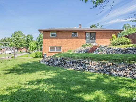 2nd image of 5719 Twickingham Dr