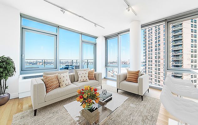 1st image of 554 W 54th St #23U