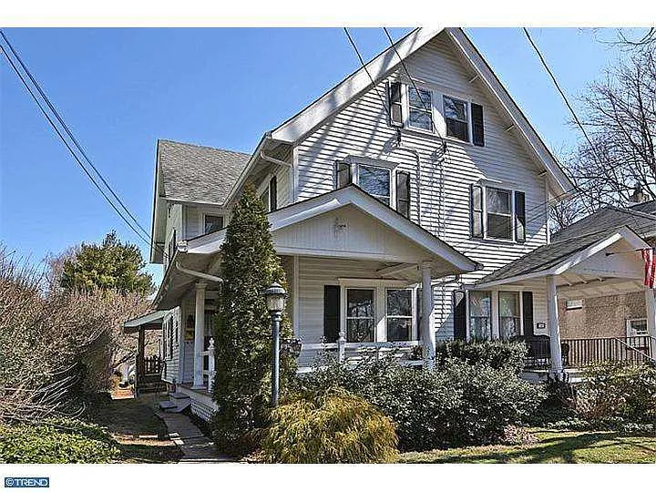 147 S West St photo 1