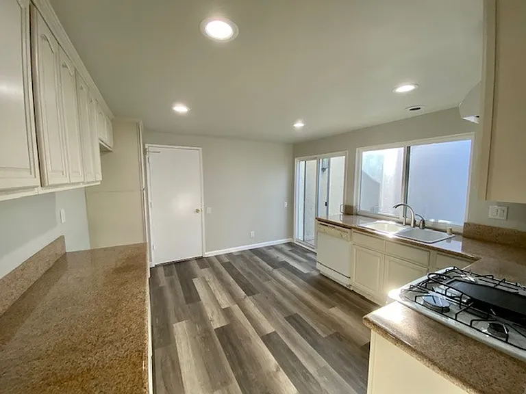 7084 Island Village Dr — Photo 6