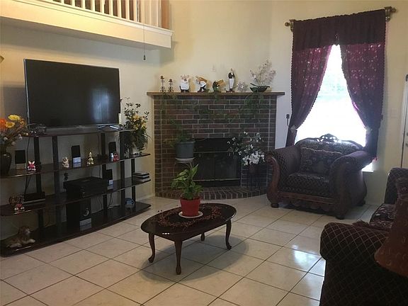 3rd image of 5518 Whisper Glen Dr