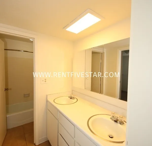 809 S 4th Ave #20-C — Photo 6