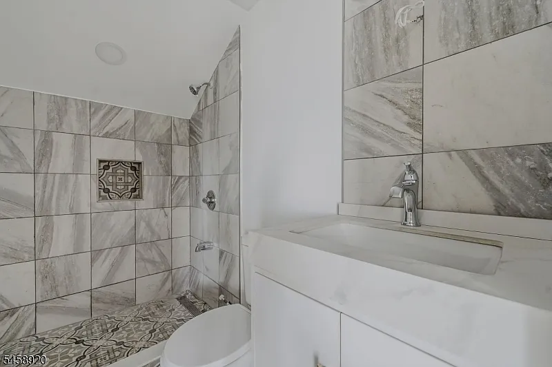 1 bed, 1.0 bath, $1,850 — Photo 4