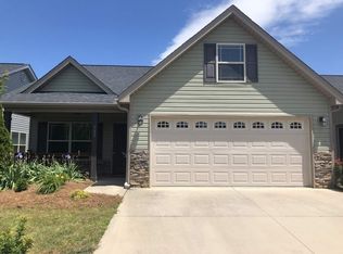 723 Bankston Dr, Boiling Springs, SC 29316