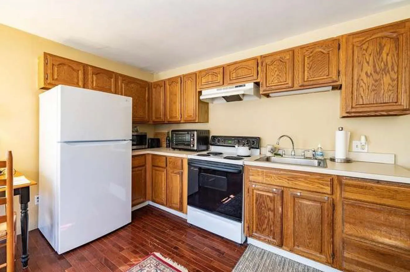 2 bed, 1000 sqft, $2,200 — Photo 1