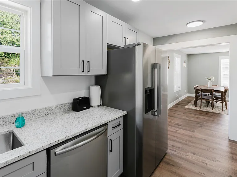 1210 Washtenaw Ave — Photo 17