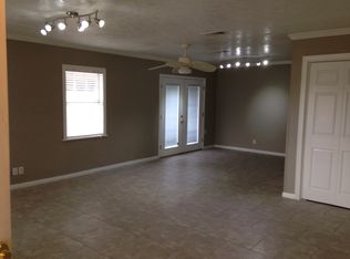 2049 Ray Ave, Groves, TX 77619