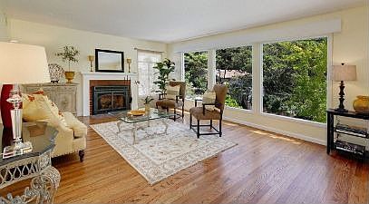 Living Room :: 5 Traxler