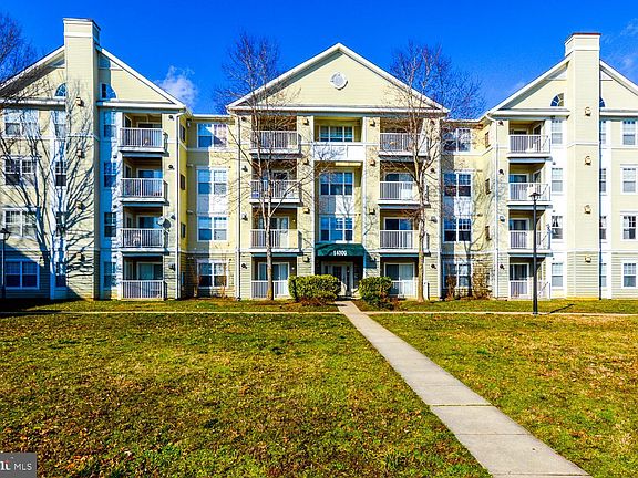 2nd image of 14000 Farnsworth Ln APT 3403