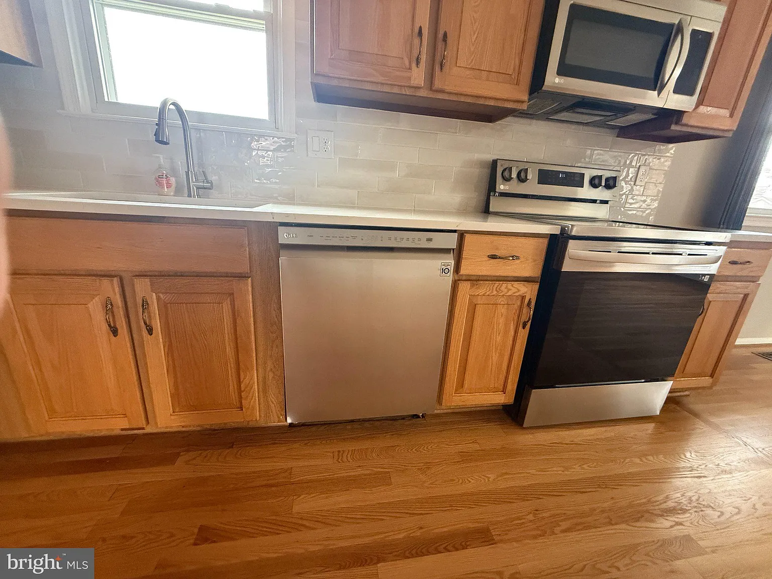 6 bed, 3.0 bath, 2875 sqft, $3,400 — Photo 4
