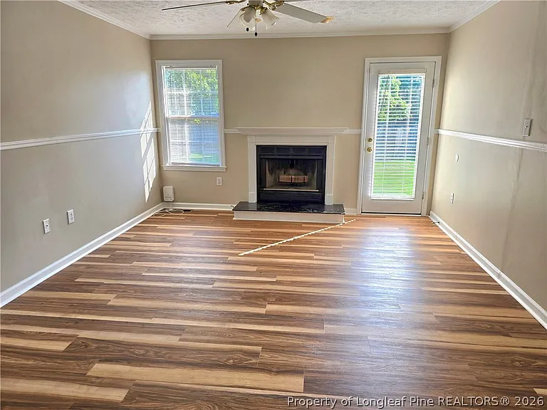 108 Laura Ln — Photo 5