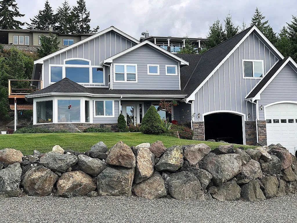 140 Moonlight Dr photo 1