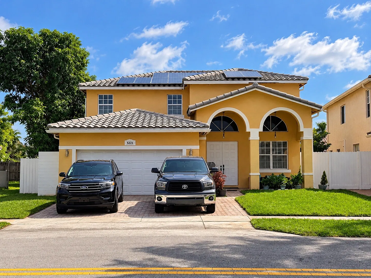 4 bed, 3.5 bath, 2600 sqft, $5,500 — Photo 1