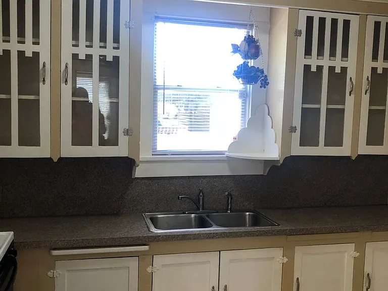 619 Poplar St — Photo 5