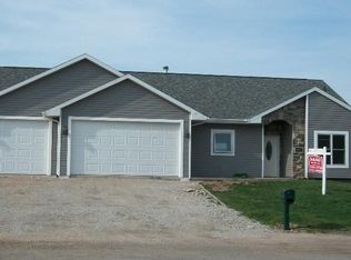 2021 Fenway Ct, Kaukauna, WI 54130