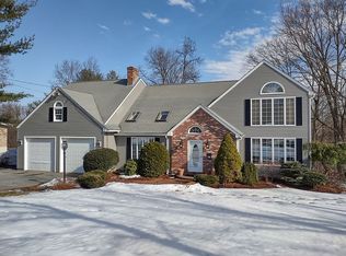 158 Quinapoxet Ln, Worcester, MA 01606