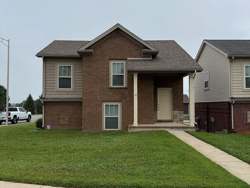 100 McCowans Ferry Aly