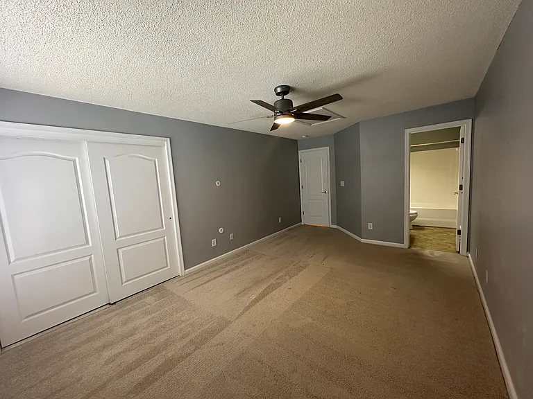 2379 Old Greenbrier Rd — Photo 12