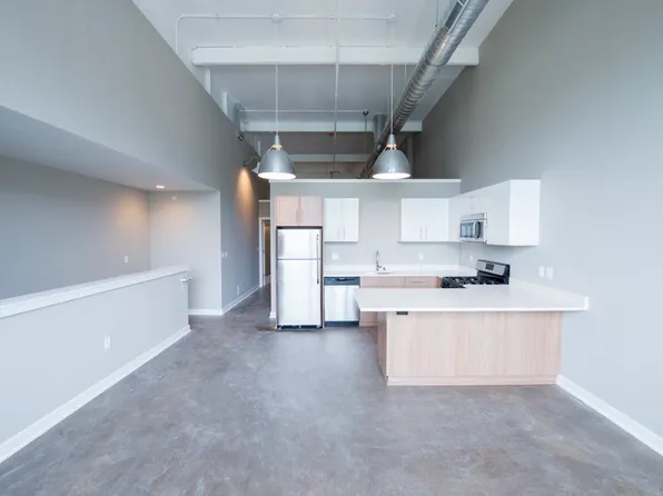 2534 S Kinnickinnic Ave #107, Milwaukee, WI 53207