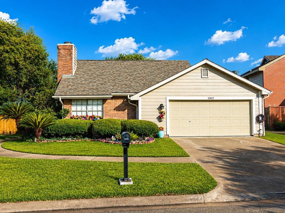 1st image of 2927 Ashford Park Dr