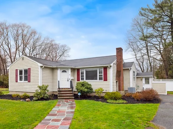 4 Trickett Rd, Lynnfield, MA 01940
