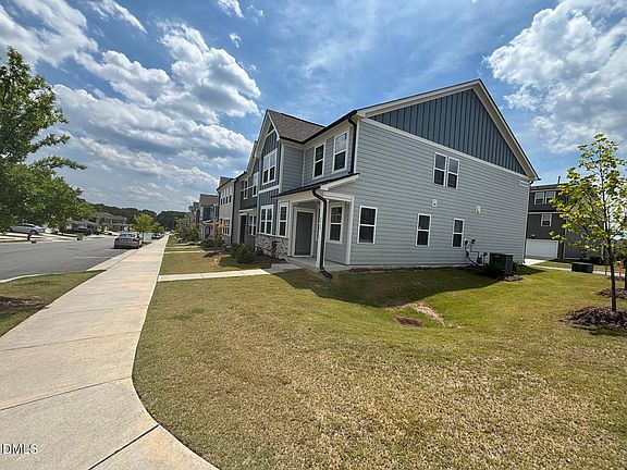 3rd image of 2460 Hutch Ln