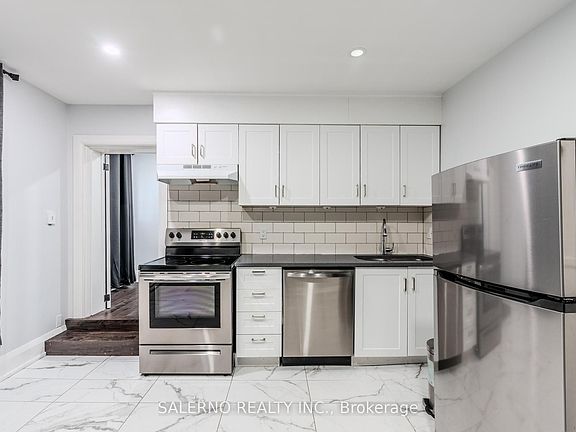 5th image of 756 Dundas St W