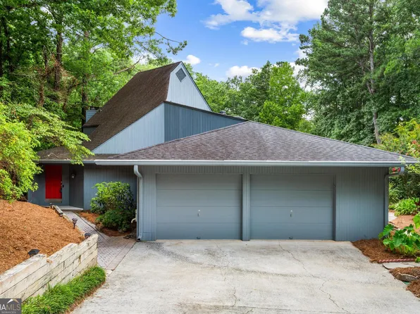 3863 Dundee Dr NE, Roswell, GA 30075