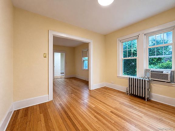 5th image of 42 Crestview St #1