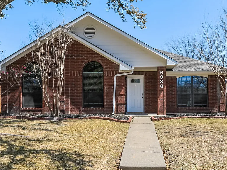 6936 Bentley Ave — Photo 1