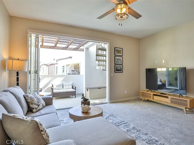 3318 Doheny Way — Photo 10