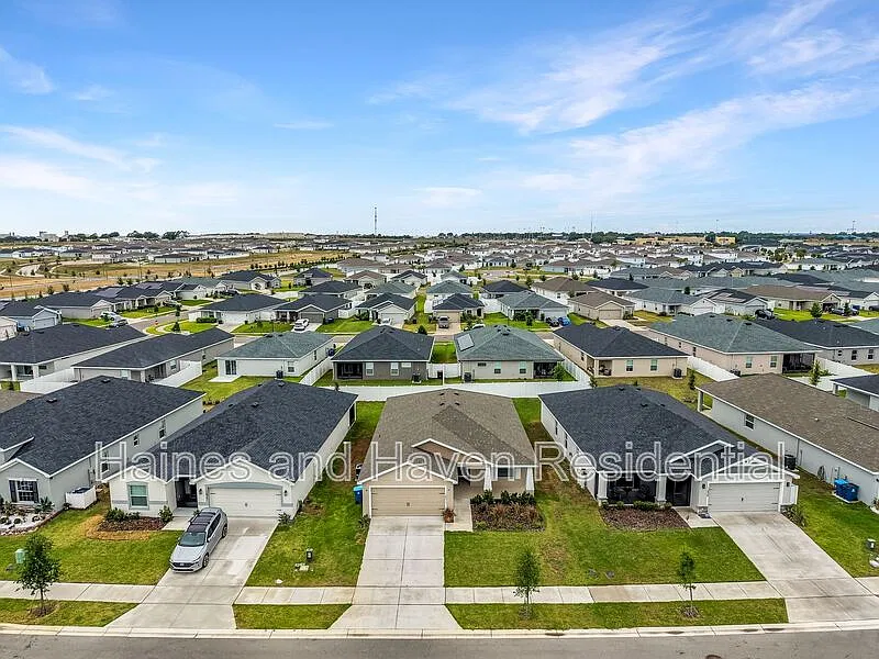 3 bed, 2.0 bath, 1523 sqft, $1,850 — Photo 3